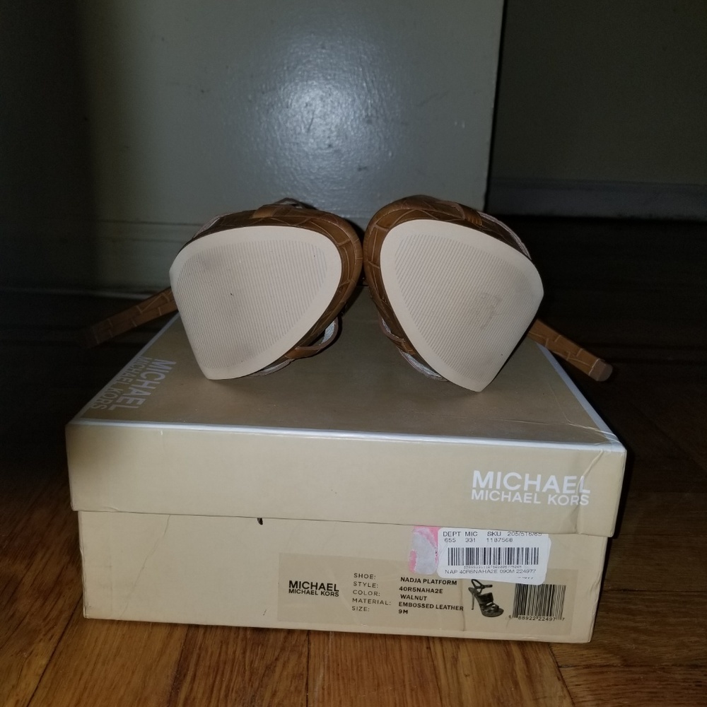 Michael Kors Platform Sandal - Picture 3 of 5